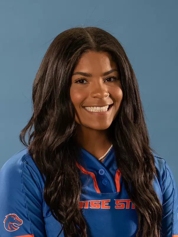2022 Headshot of Mik Anthony