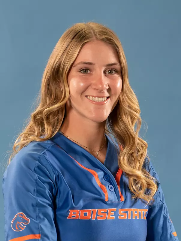 2022 Headshot of Autumn Bennett