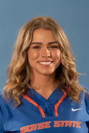 2022 Headshot of Kelsey Hall