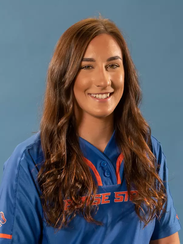 2022 Headshot of Sara Johnson