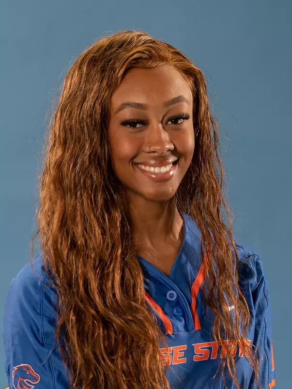 2022 Headshot of India Kelly