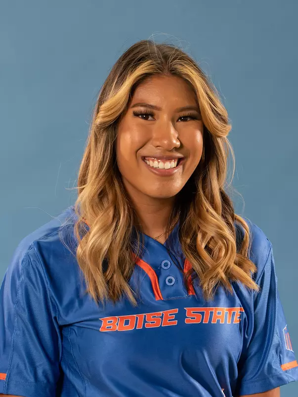 2022 Headshot of Alison Seng