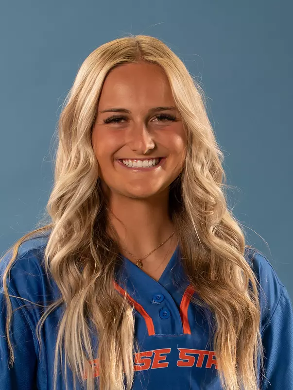 2022 Headshot of Brook Thompson