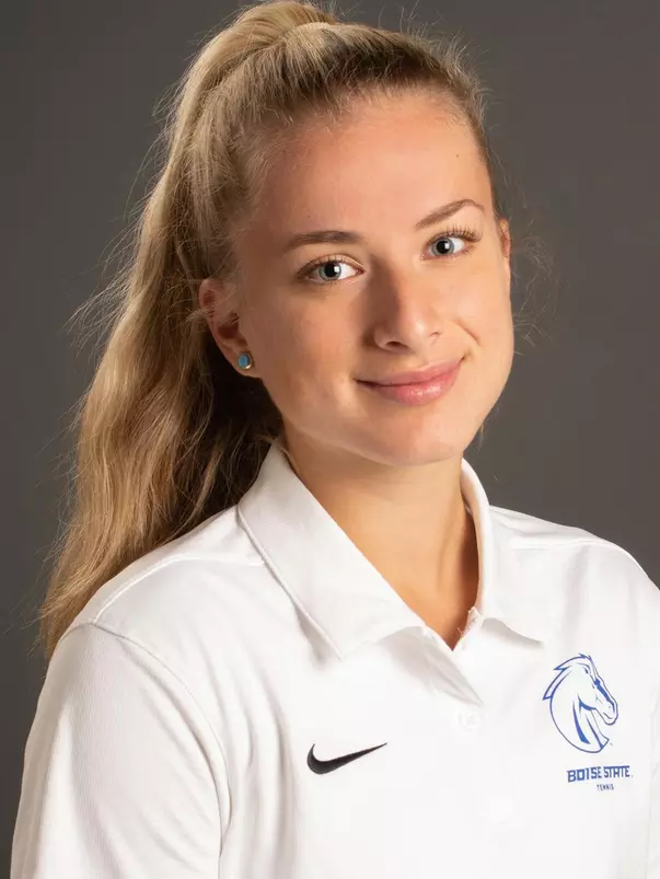 2020-21 Headshot of Pauline Ernstberger