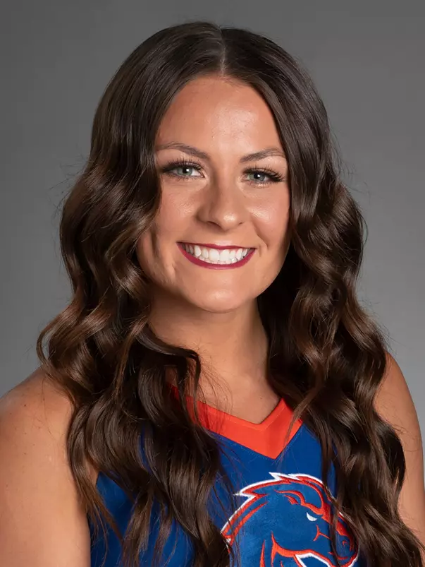 2021-22 Headshot of Hailey Nicholls