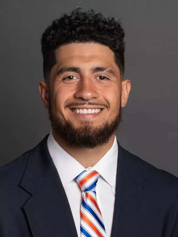 2021 Headshot of Cyrus Habibib-Likio