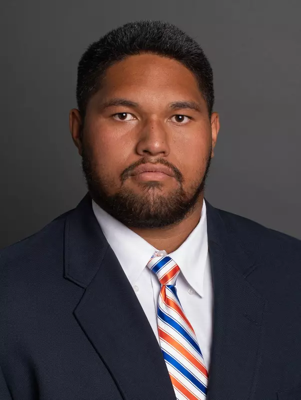 2021 Headshot of Riden Leong