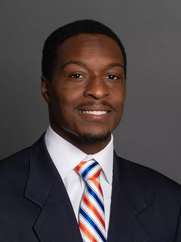 2021 Headshot of CT Thomas