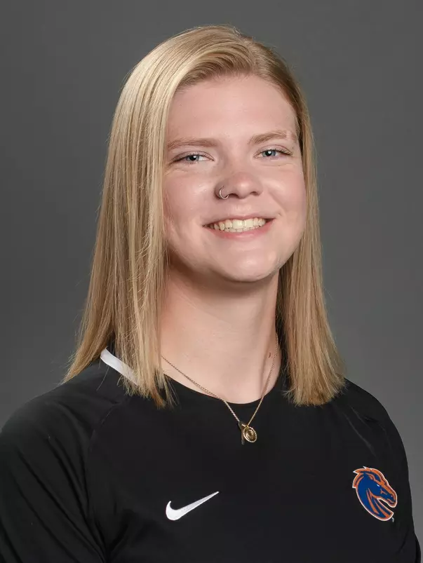 2021 Headshot of Lauren Bennett