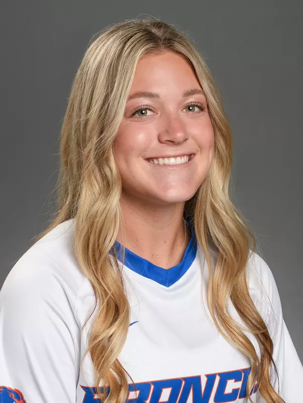 2021 Headshot of Abby Bivens