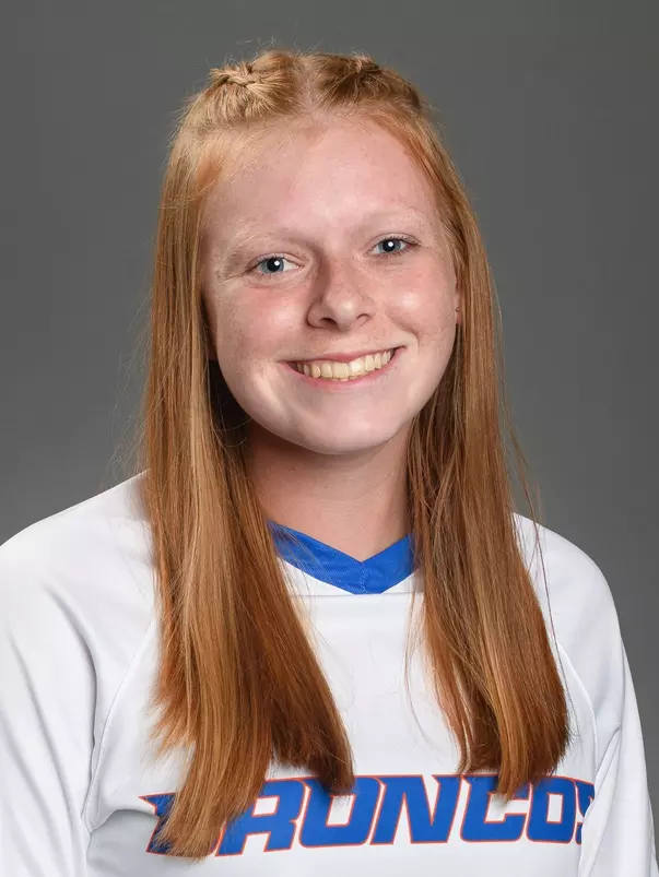 2021 Headshot of Mackenzie Delgado