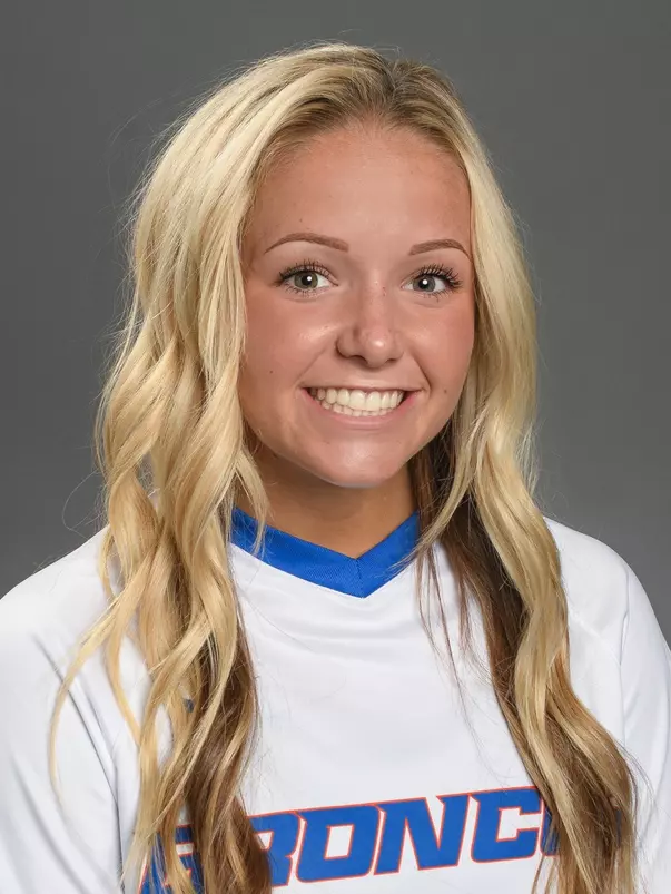 2021 Headshot of Alexis Haws