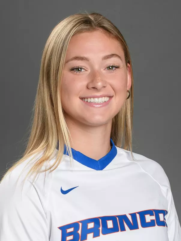 2021 Headshot of Ashley Price