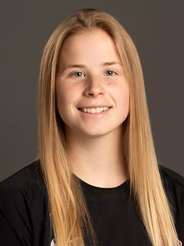 2021 Headshot of Sydney Smith