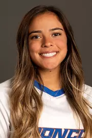 2021 Headshot of Mia Guerrero