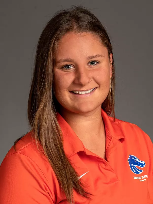 2021-22 Headshot of Holly Stewart