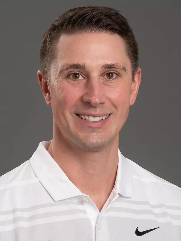 2021-22 Headshot of Thomas Schoeck