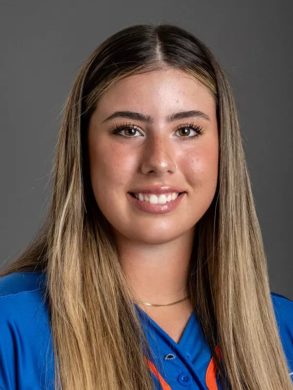 2023 Headshot of Zoe Karam