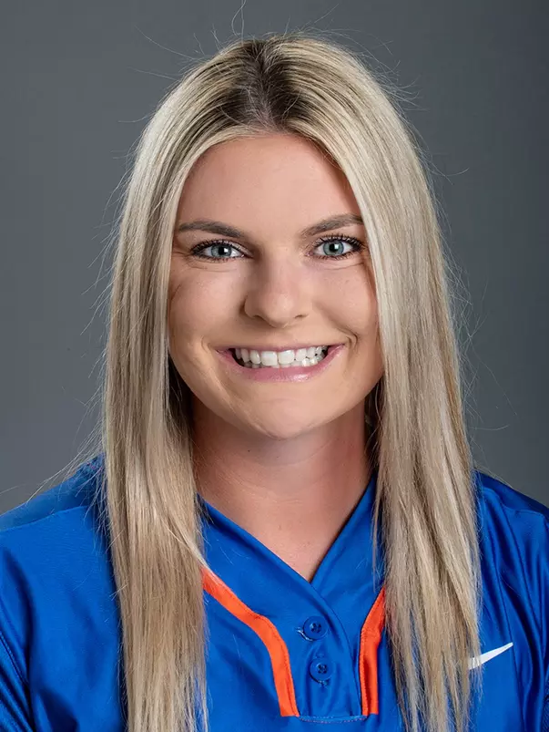 2023 Headshot of Lindsey Wallhasper