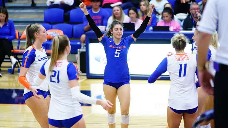 Boise State Sweeps Fresno State