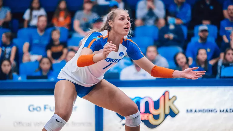 Broncos Hold Off Aztecs for 13th Win