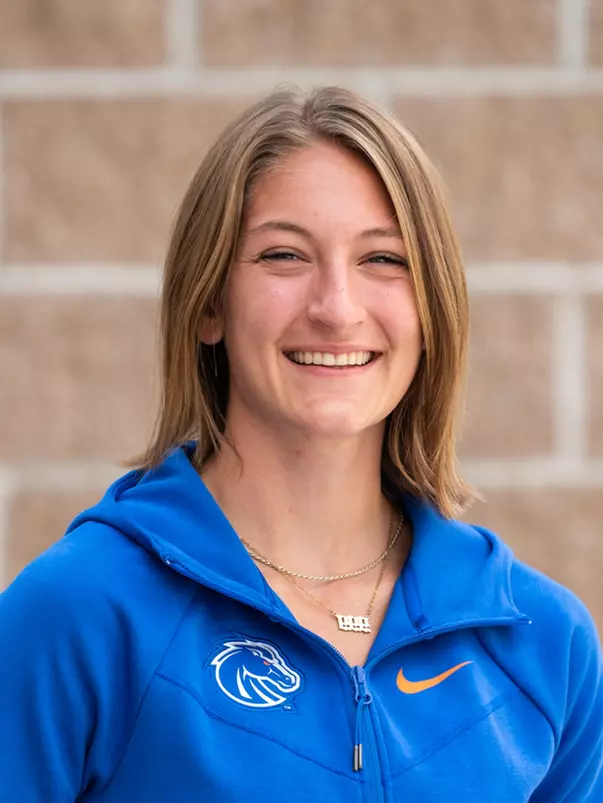 2022-23 Headshot of Maggie Larson