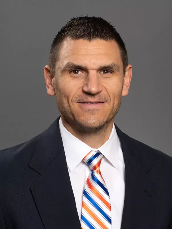 2022 Headshot of Kelly Poppinga