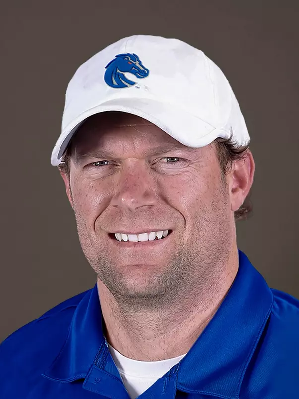 2021-22 Headshot of Luke Shields