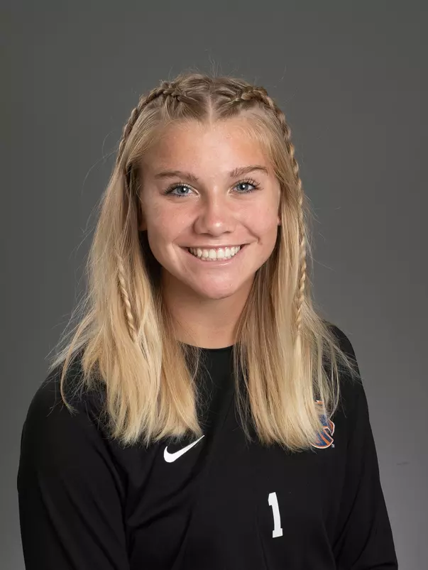 2022 Headshot of Abbie Scott