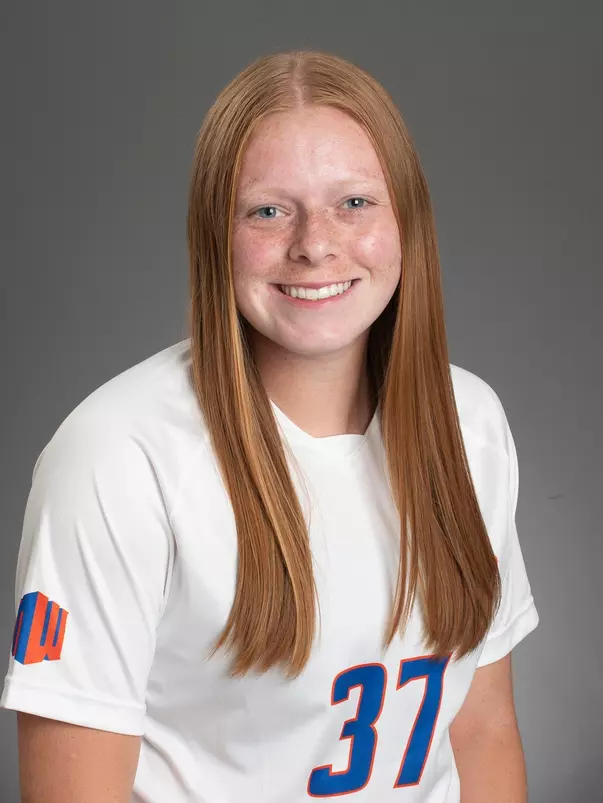 2022 Headshot of Mackenzie Delgado