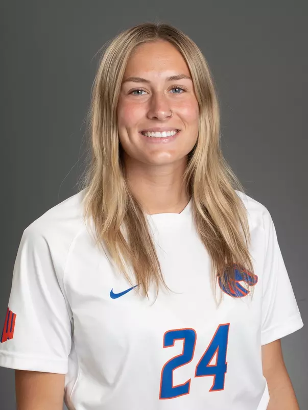 2022 Headshot of Sophie Drown