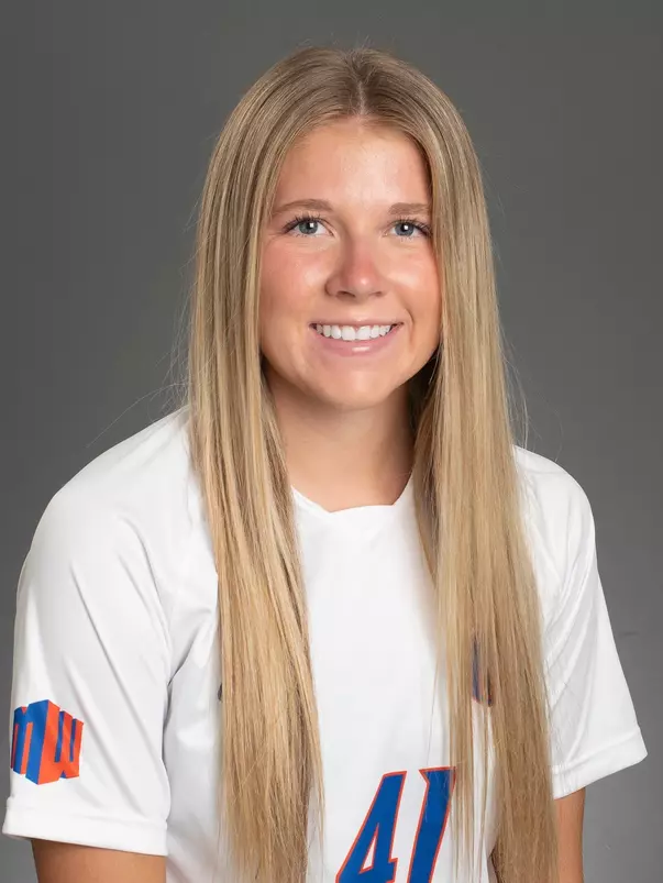 2022 Headshot of Grace Sommers