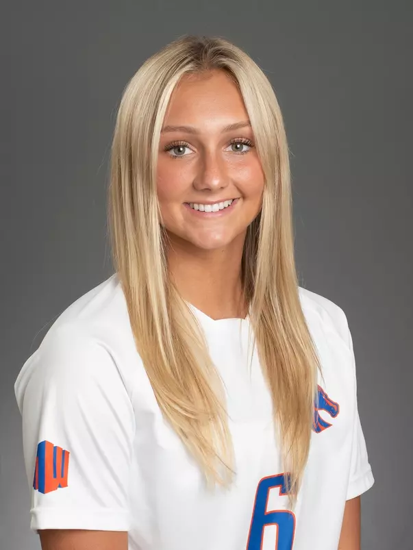 2022 Headshot of Ali Chatterton