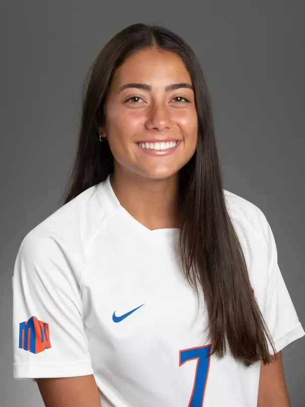 2022 Headshot of Evva Vail