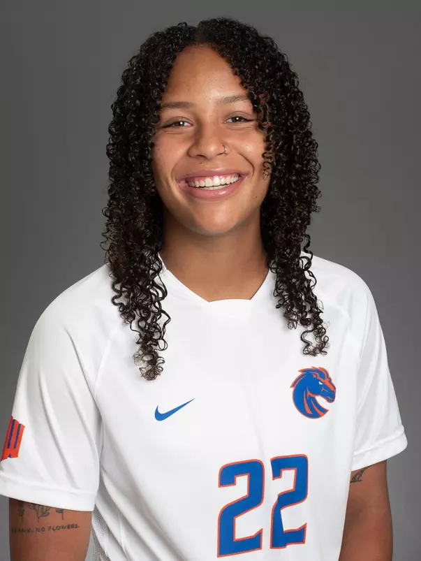 2022 Headshot of Michaela Justiniani