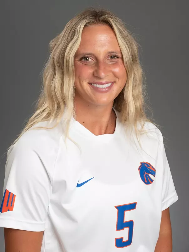 2022 Headshot of Jayla Land