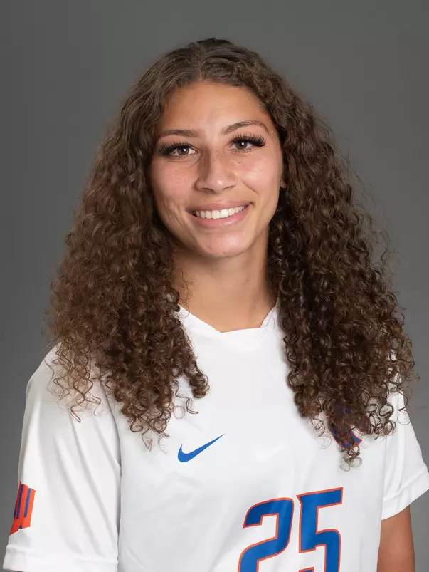 2022 Headshot of Kassidy Sayles