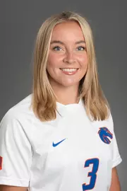 2022 Headshot of Haley Apple