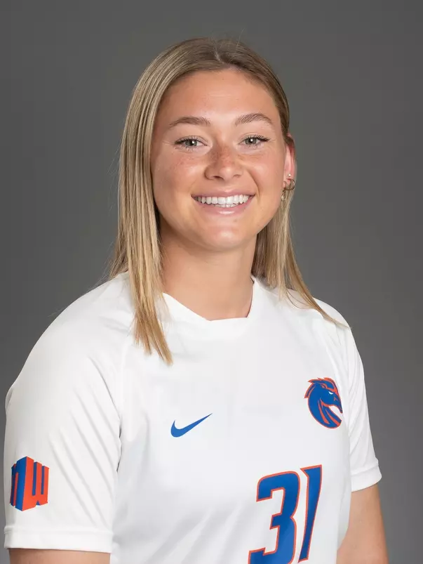 2022 Headshot of Ashley Price