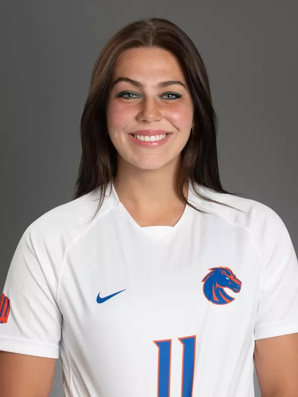 2022 Headshot of Anna Campanella