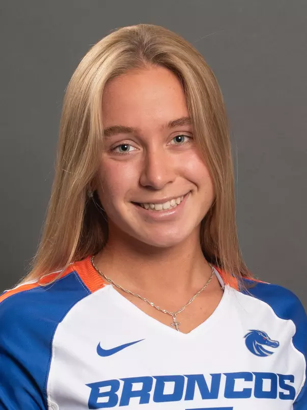 2022 Headshot of Dana Bravanets