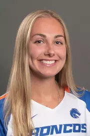 2022 Headshot of Lauren Ohlinger