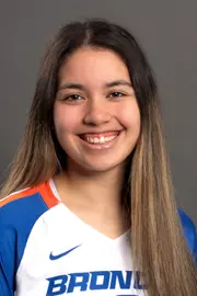 2022 Headshot of Kayly Pau