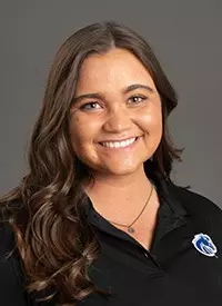 2022-23 Headshot of Elli Gordon