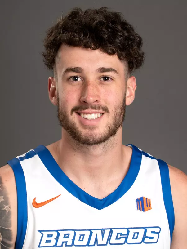 2022-23 Headshot of Vince Barringer