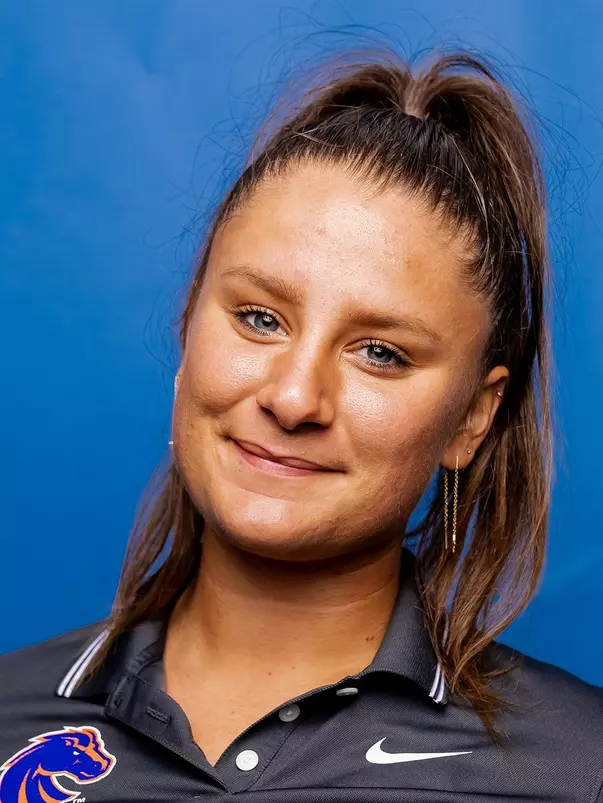 2022-23 Headshot of Holly Stewart