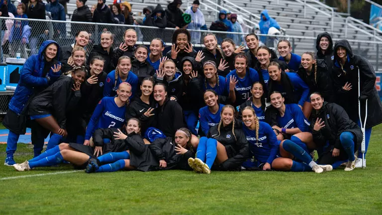 Broncos Defeat Rams to Close Two-Match Homestand