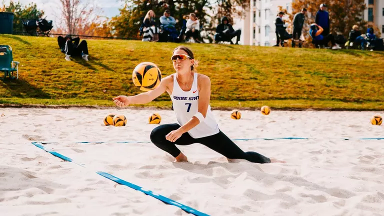 Beach Volleyball Wraps Up Fall Season