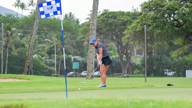 Chung Grabs Top-25 Finish in Hawaii