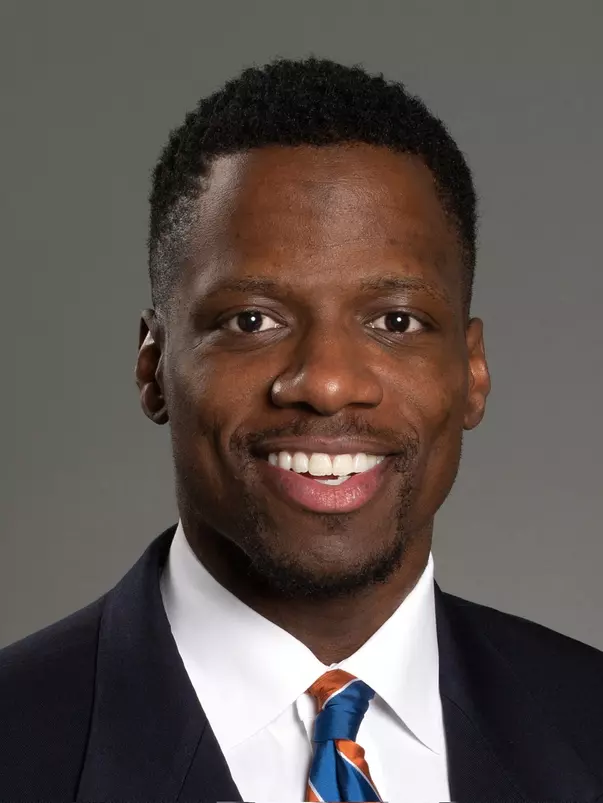 Spring 2023 Headshot of Deontrae Cooper